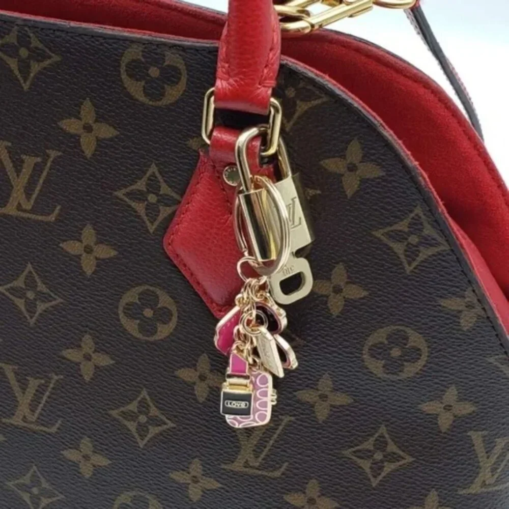 Authentic Louis Vuitton Padlock Gold 🔒 Key Set + Unbranded Keychain Charm